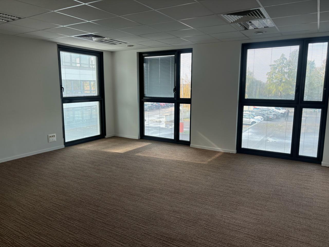 Bureau Tours 239m² Location bureau Tours Indre-et-Loire OLBUR2424311 4
